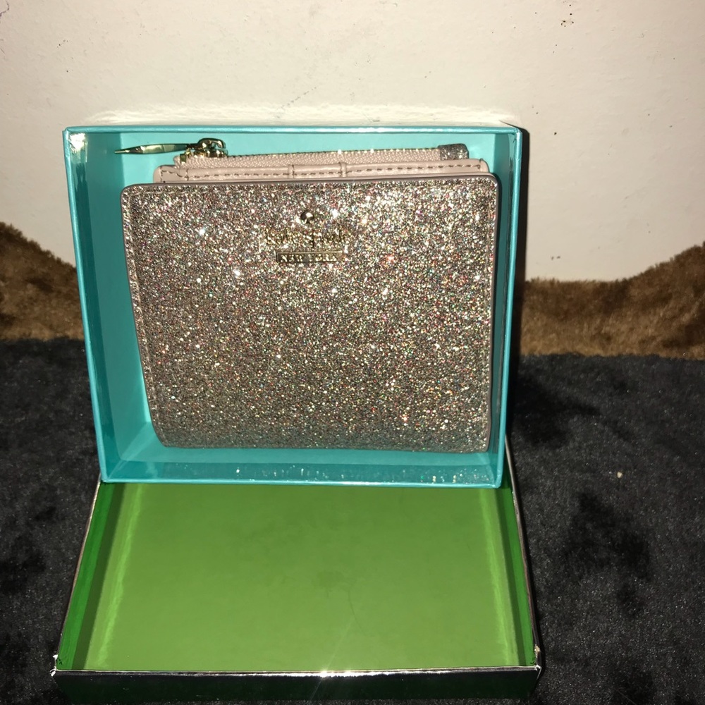 Kate spade glitter  wallet (adalyn )